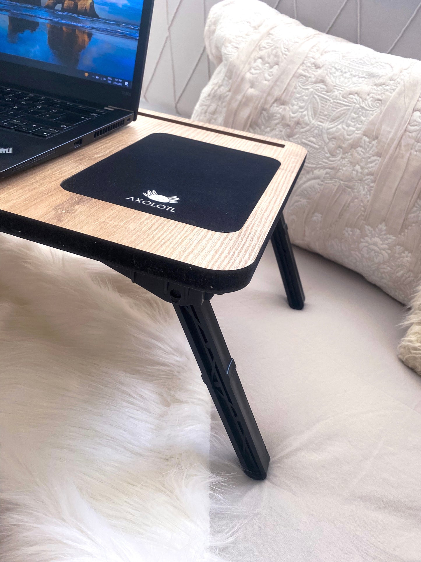 Axolotl Fold Away Bed Tray Safir - Lap Desk with Mouse Pad - Bed Desk - Foldable Lap Tray - Breakfast Tray with Phone Compartment - Gift (Kopya)