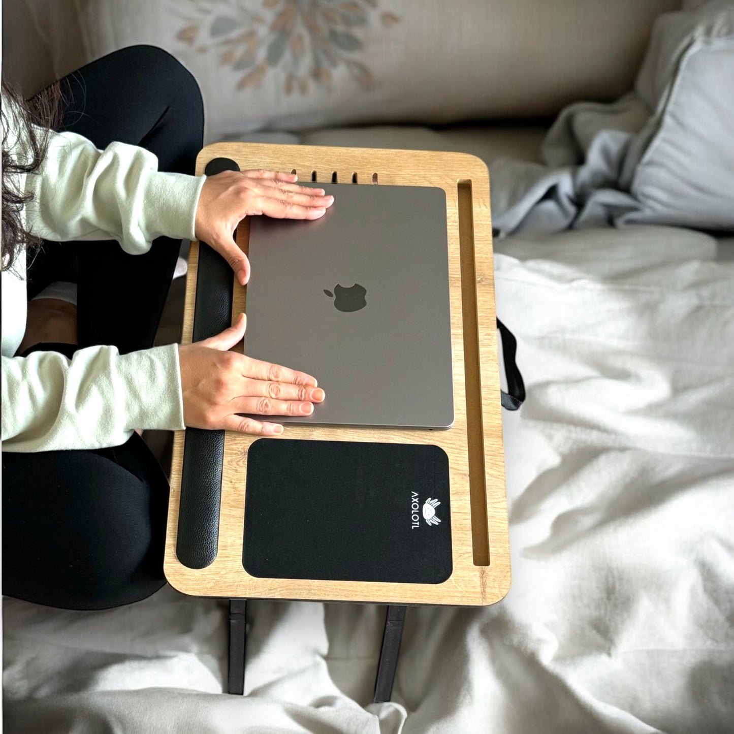 Axolotl Supply Plus Safir Laptop Stand with Cushion and Fold Away Bed Tray (Kopya)